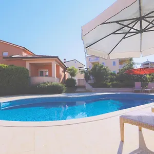 https://apartments-meri-liznjan.in-istria.net