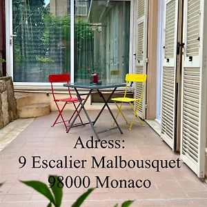 In Mc Center, 5min Walk To Casino & The Port And 1min From Underground Train Station Appartamento